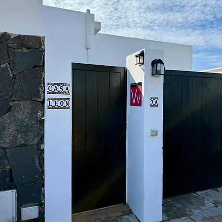 Casa Leon & Casa Nerea *