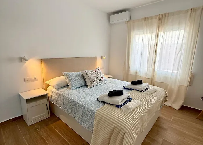 Casa Leon & Casa Nerea Two Adjacent With Heated Pool بيت للعطل