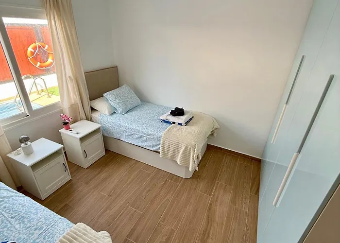 Casa Leon & Casa Nerea Two Adjacent With Heated Pool بيت للعطل بلايا بلانكا