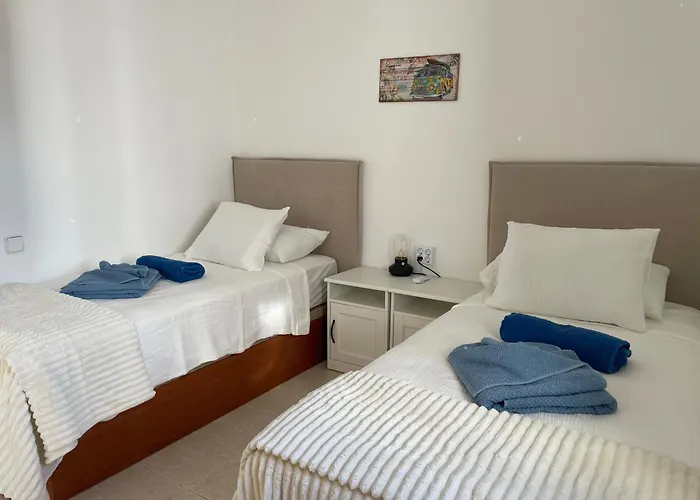 Casa Leon & Casa Nerea Two Adjacent With Heated Pool Feriehus Playa Blanca (Lanzarote)